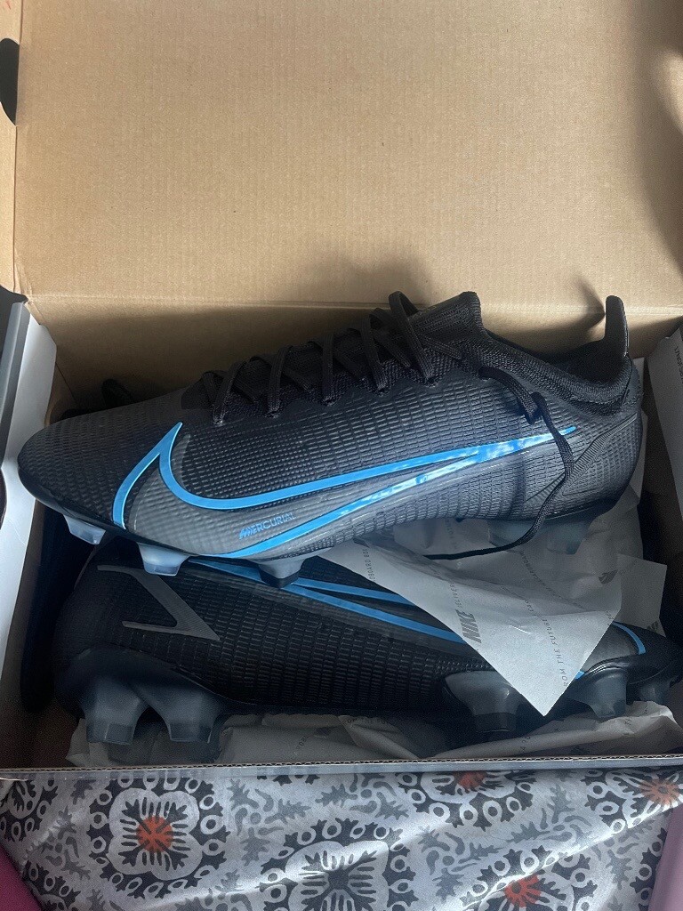 nike mercurial moulded studs